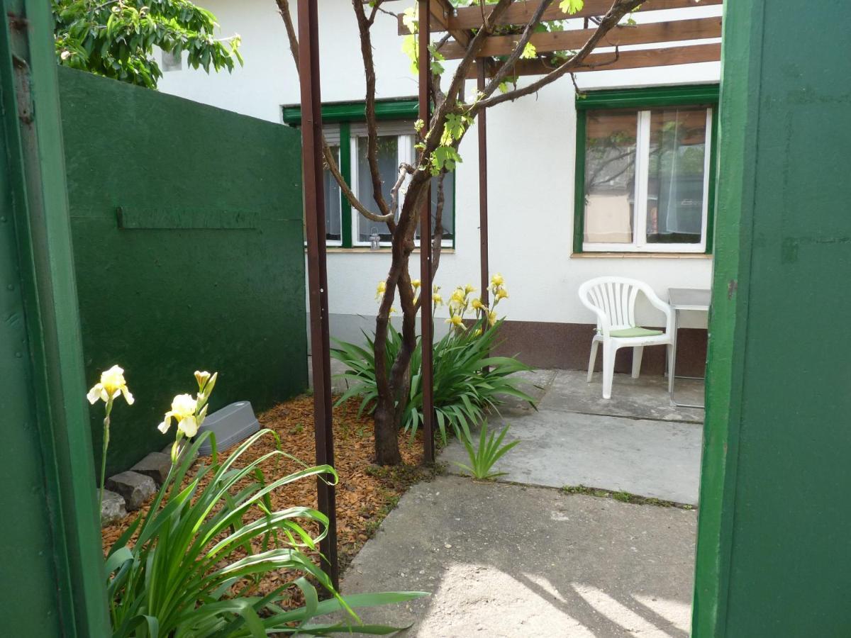 Zizi Apartman Debrecen Exteriör bild