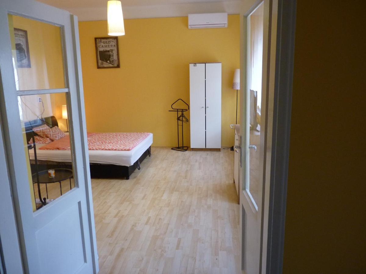 Zizi Apartman Debrecen Exteriör bild